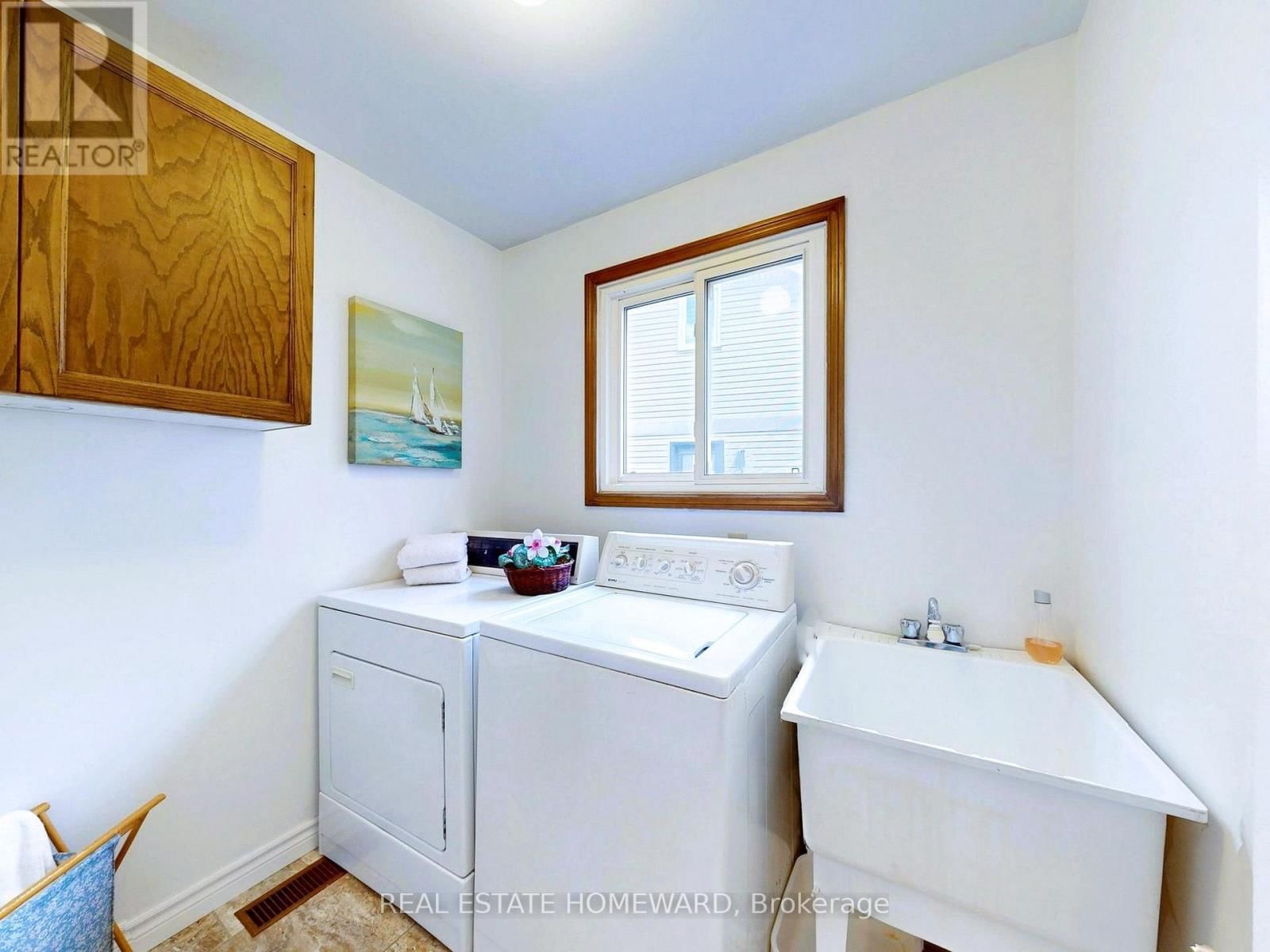 3058 VIEWMOUNT ROAD Image 26