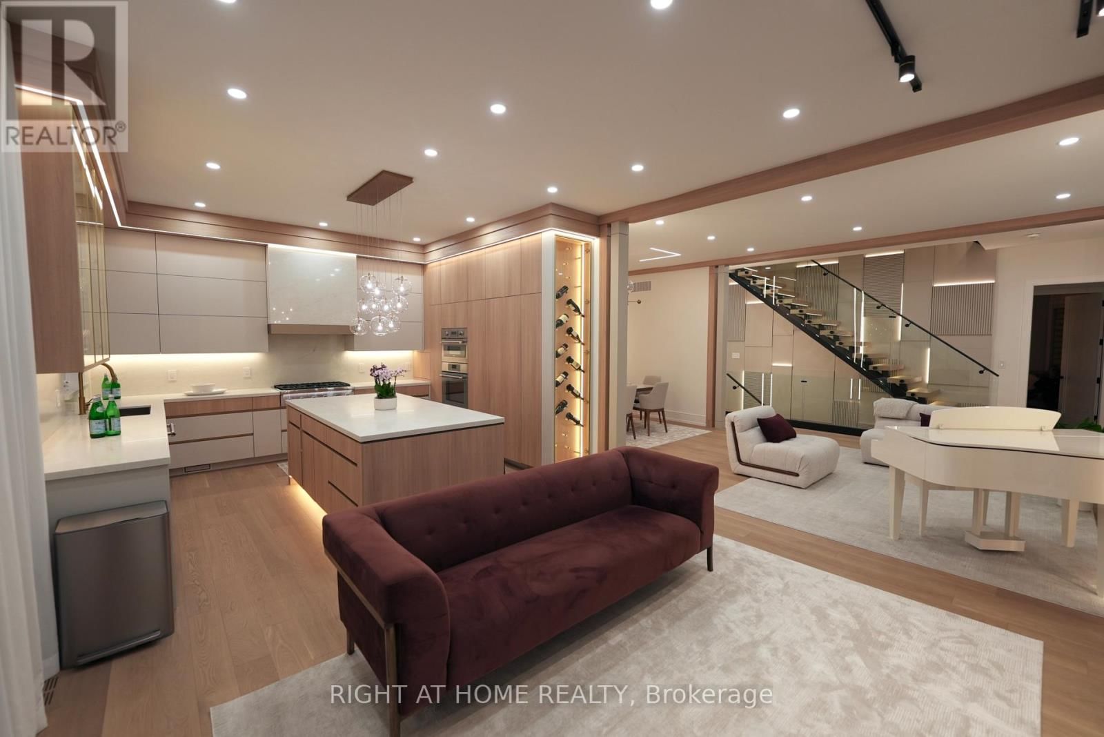 33 THORNDALE AVENUE Image 2