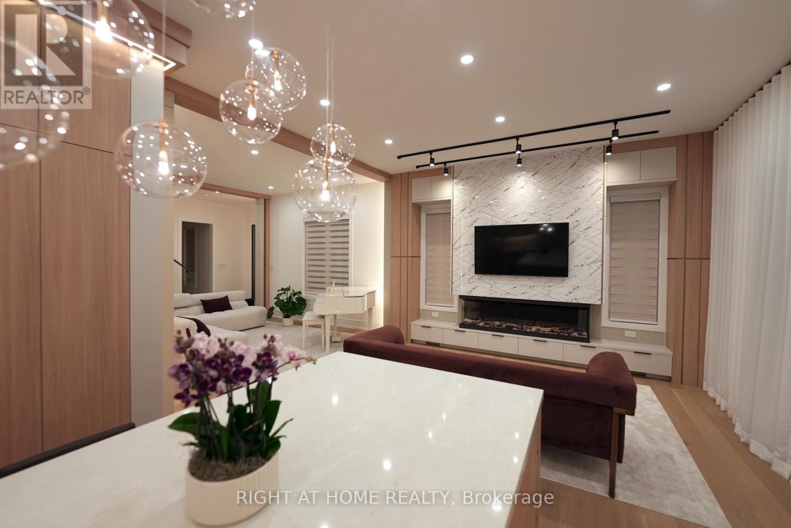 33 THORNDALE AVENUE Image 3