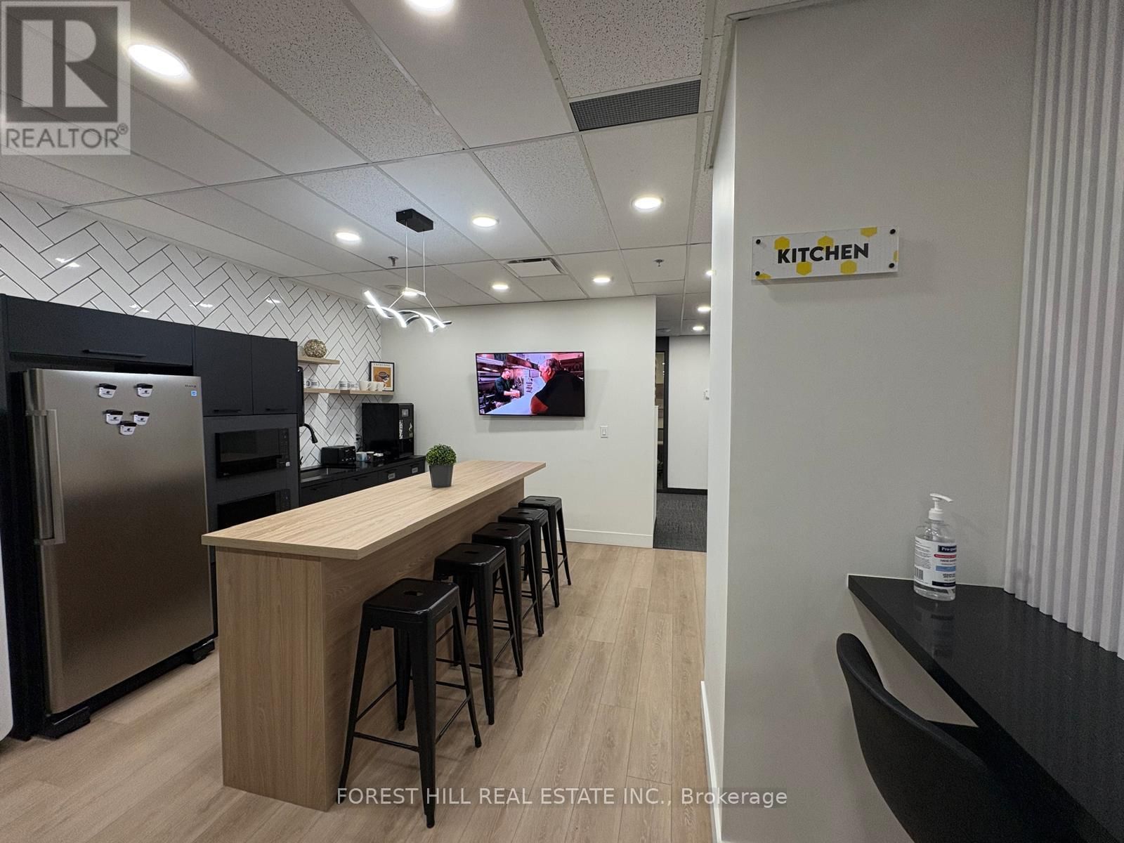 350 BURNHAMTHORPE ROAD WEST Image 10