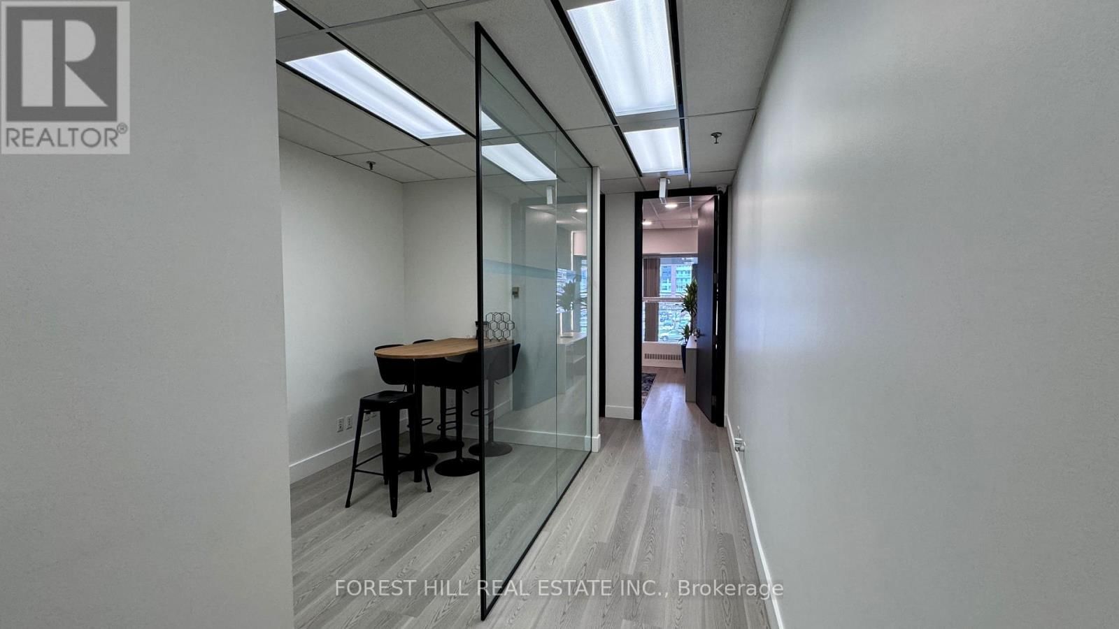 350 BURNHAMTHORPE ROAD WEST Image 17