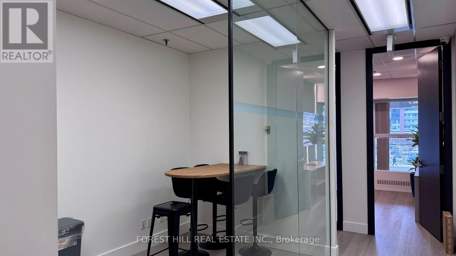 350 BURNHAMTHORPE ROAD WEST Image 25