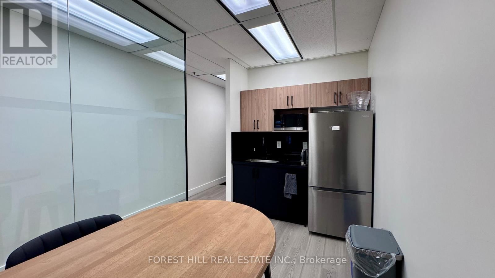 350 BURNHAMTHORPE ROAD WEST Image 27