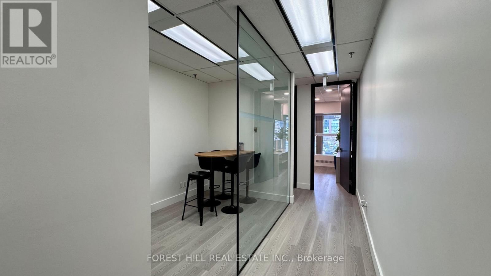 350 BURNHAMTHORPE ROAD WEST Image 28