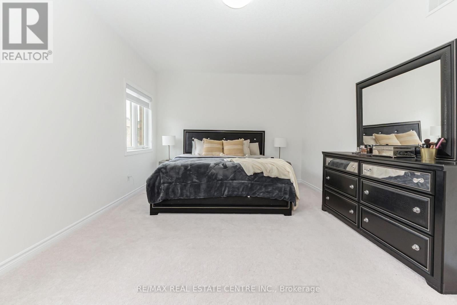 35 THORNVALLEY TERRACE Image 39