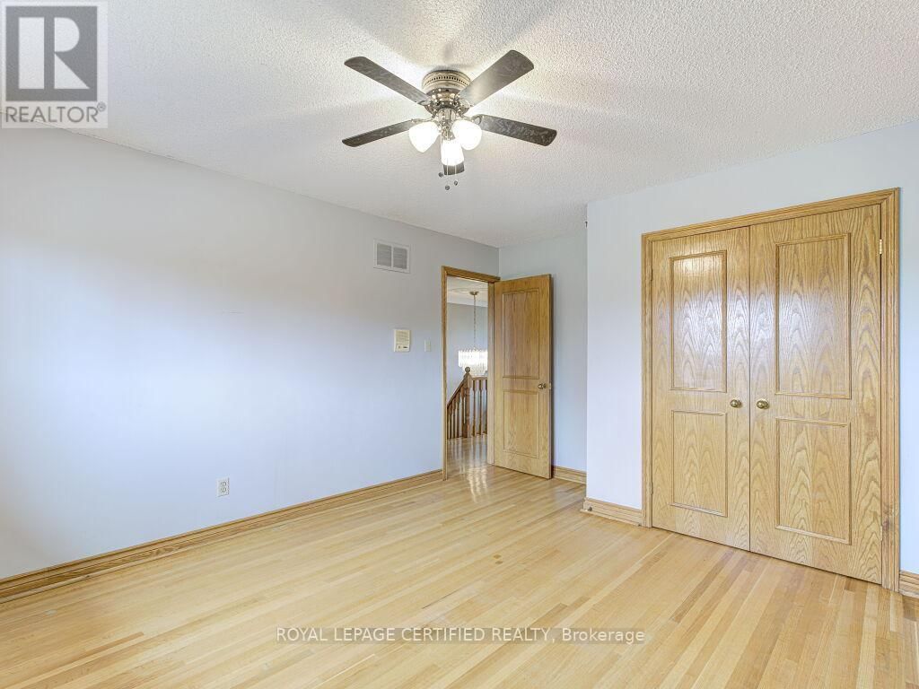 4261 CAPILANO COURT Image 34