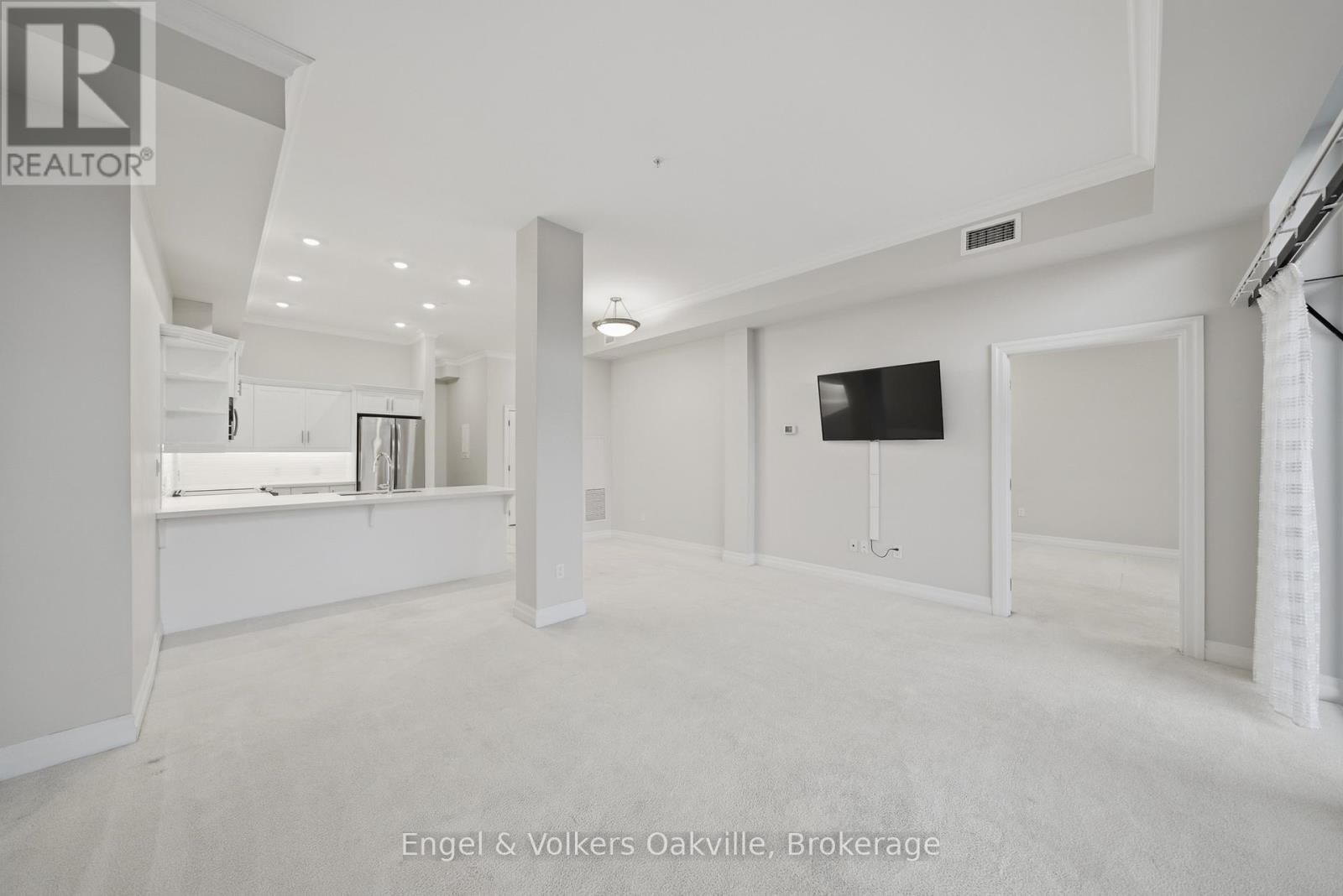 101 - 3290 NEW STREET Image 14