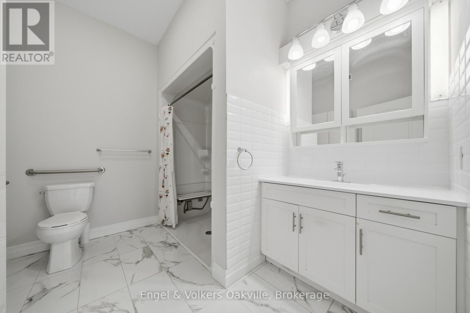 101 - 3290 NEW STREET Image 18