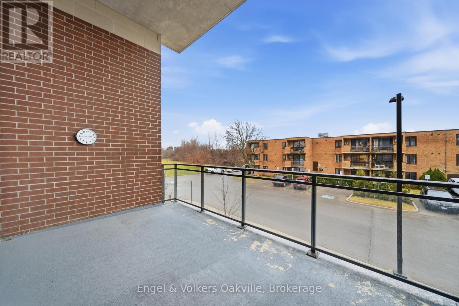 101 - 3290 NEW STREET Image 23