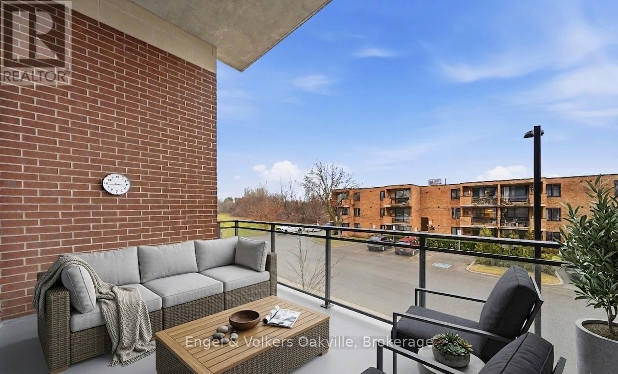 101 - 3290 NEW STREET Image 24