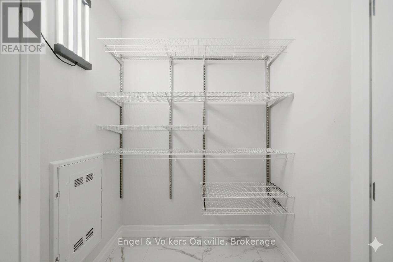 101 - 3290 NEW STREET Image 26