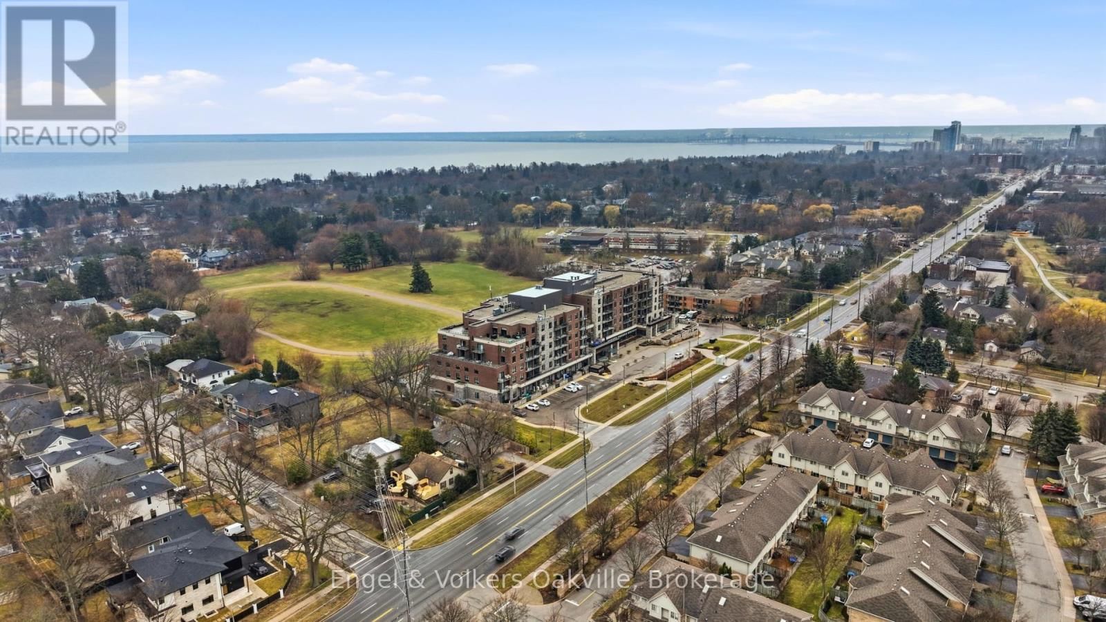 101 - 3290 NEW STREET Image 30