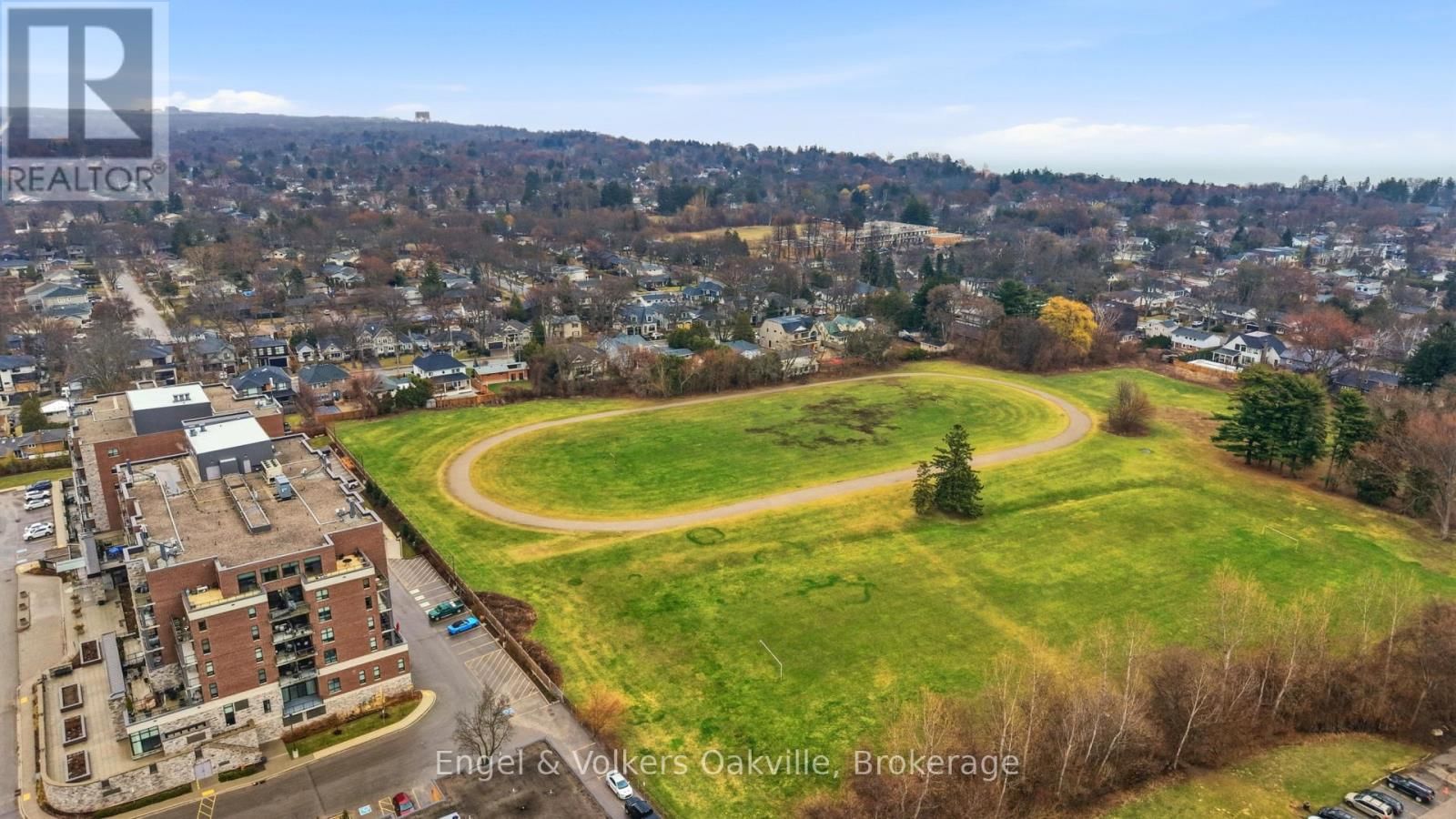 101 - 3290 NEW STREET Image 31