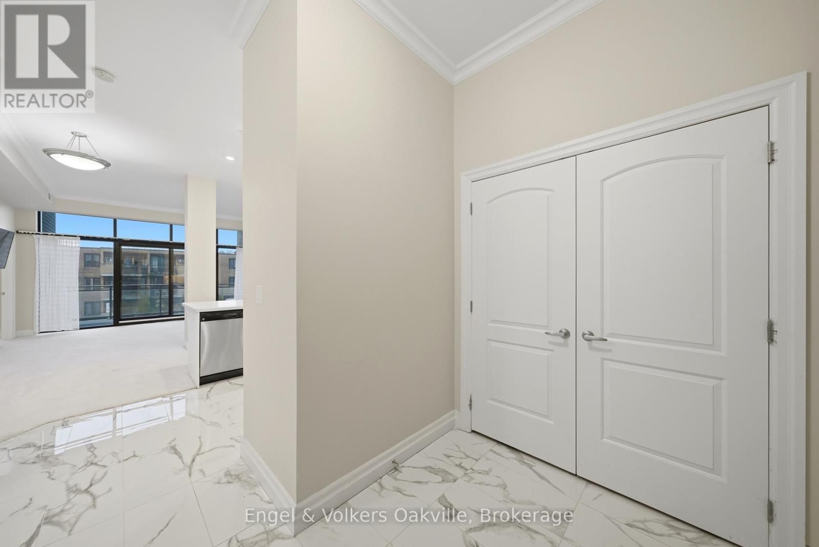 101 - 3290 NEW STREET Image 6