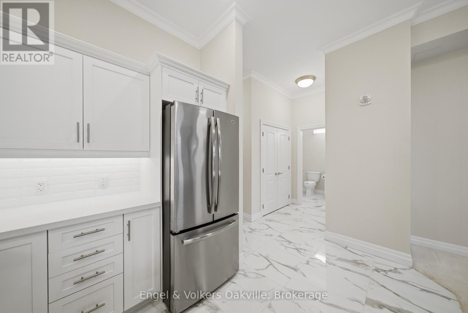 101 - 3290 NEW STREET Image 9