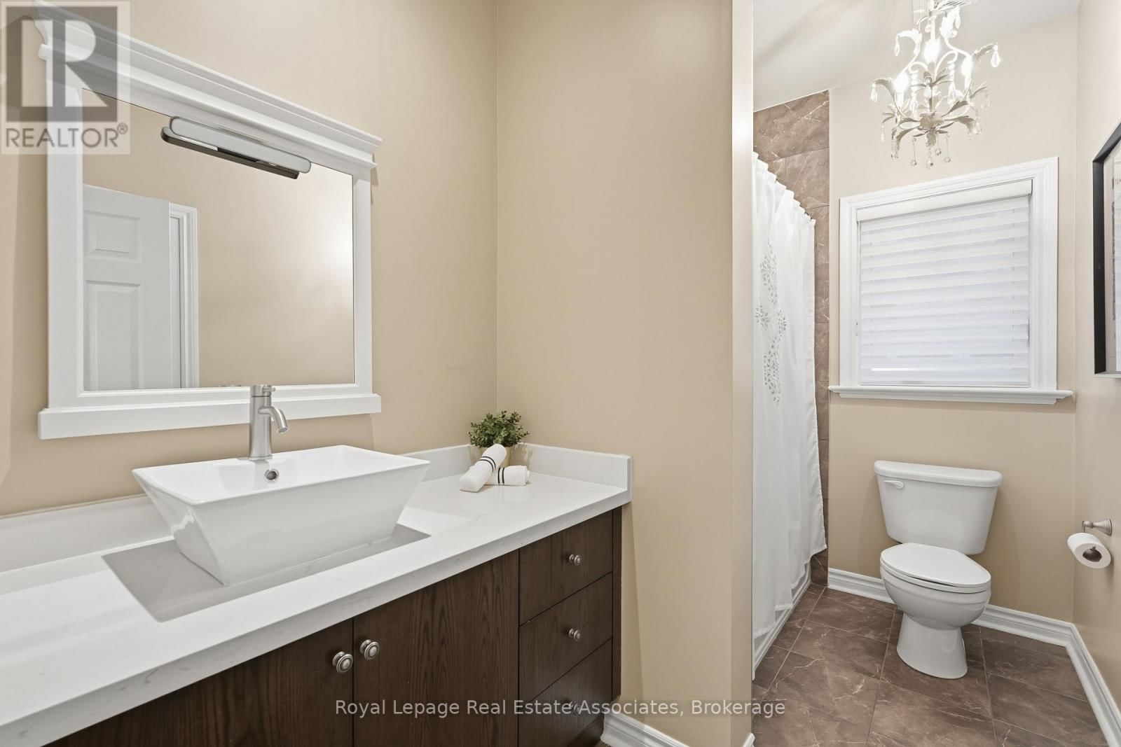 290 EATON STREET Image 32