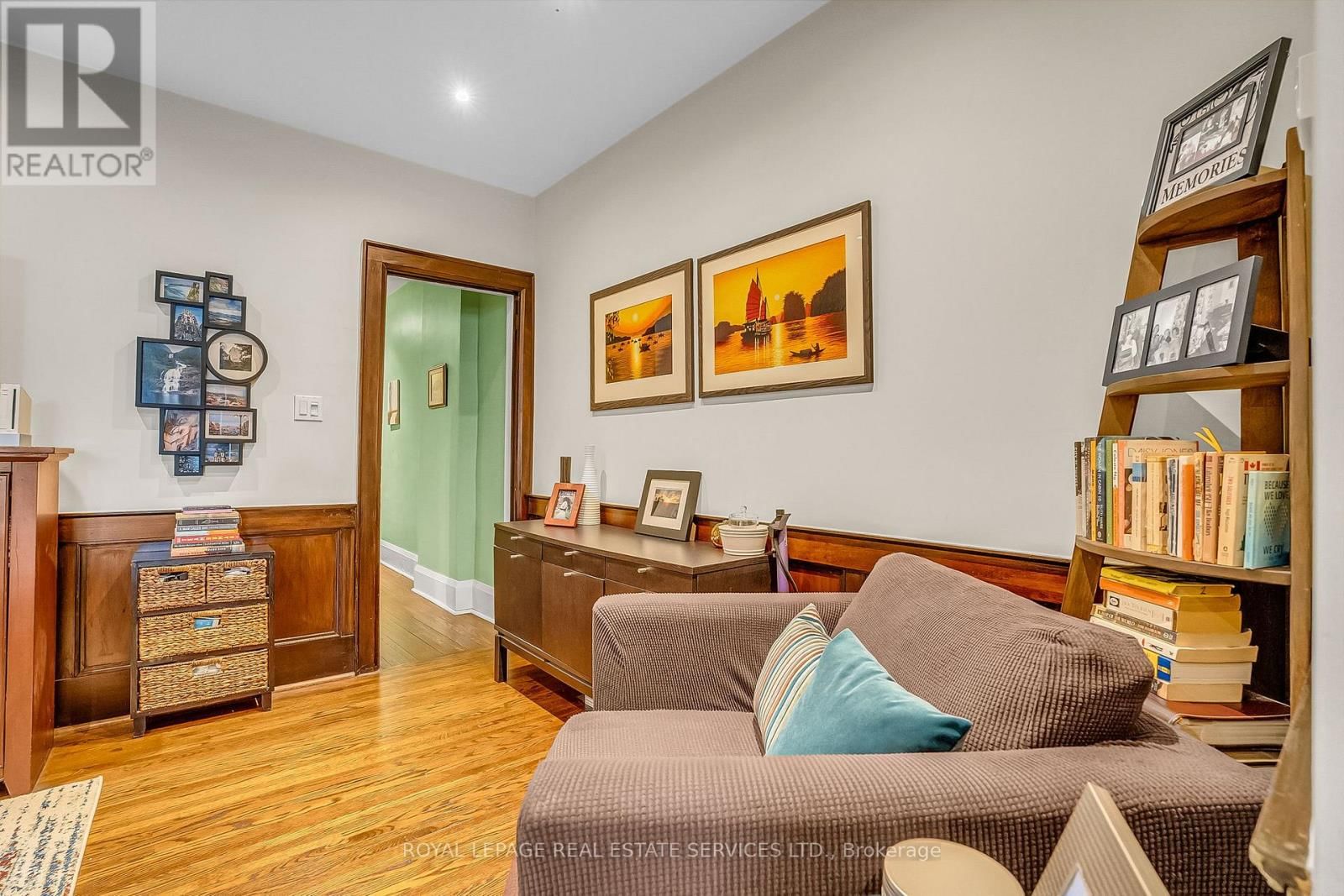 393* WILLARD AVENUE Image 8