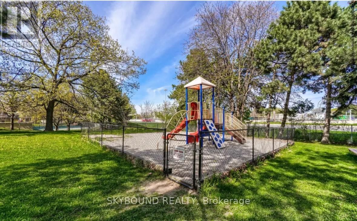 602 - 451 THE WEST MALL Image 12