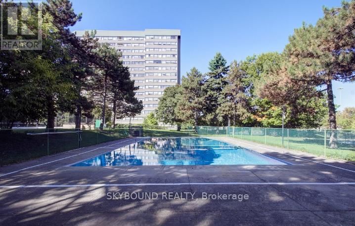 602 - 451 THE WEST MALL Image 14