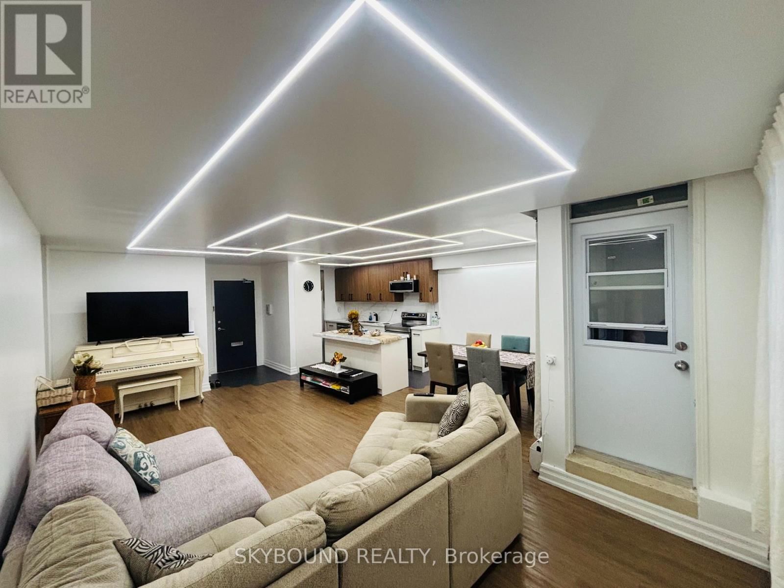 602 - 451 THE WEST MALL Image 3