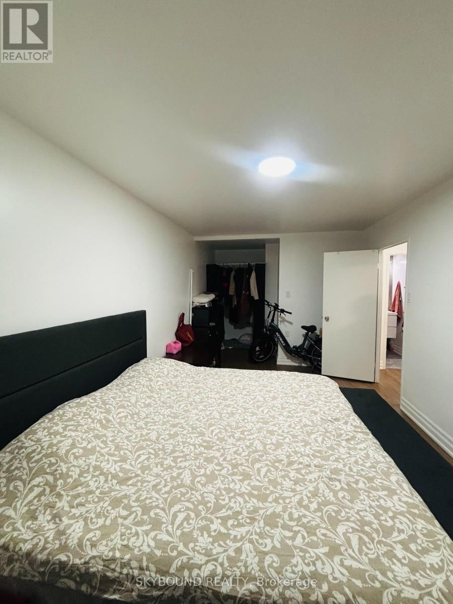 602 - 451 THE WEST MALL Image 9