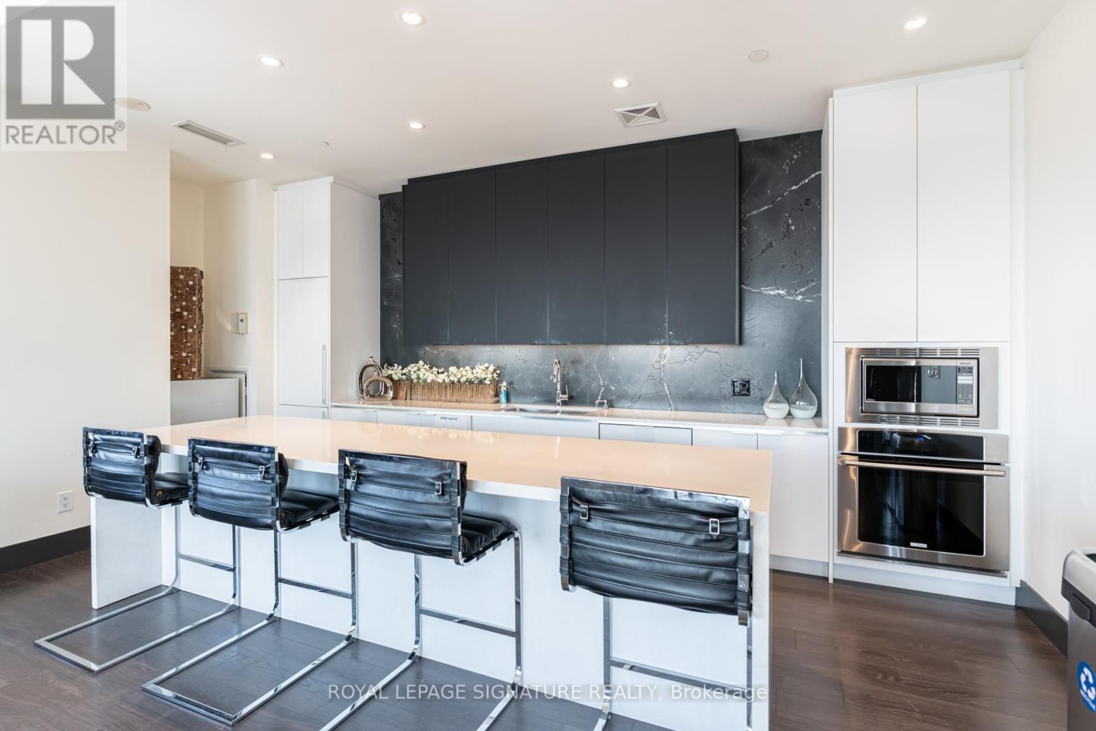 836 - 1830 BLOOR STREET WEST Image 24