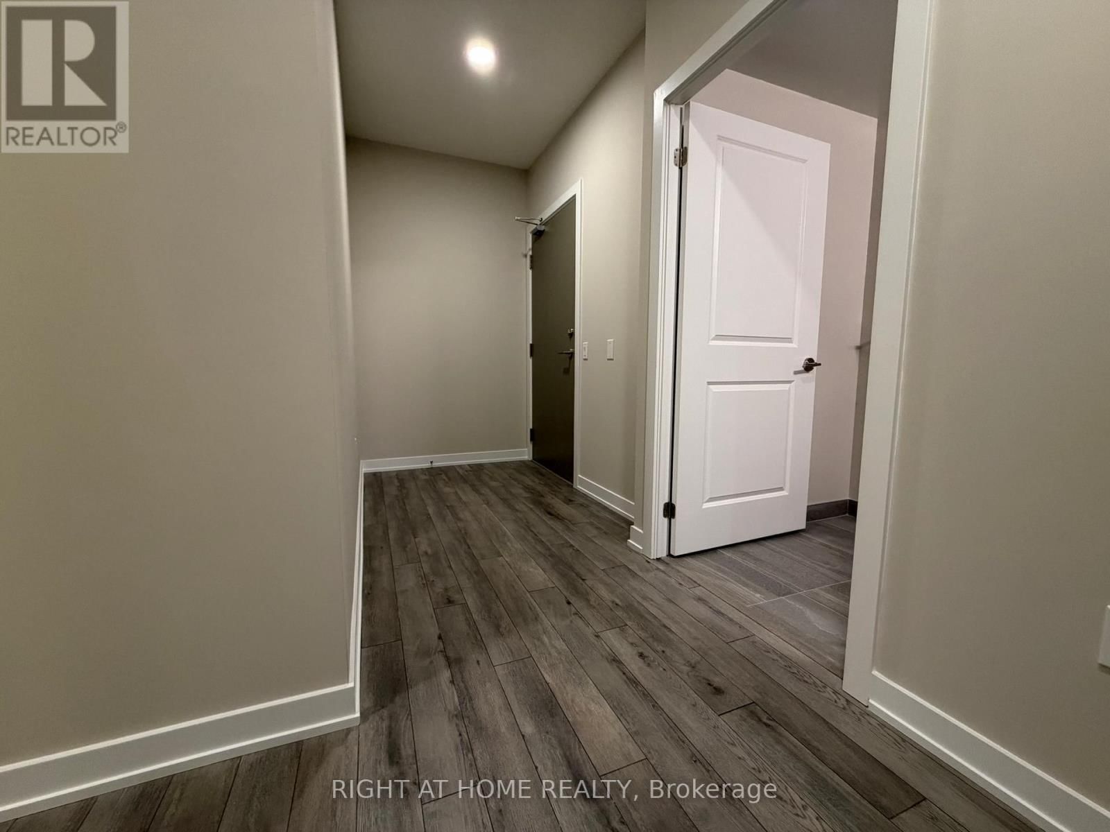 1705 - 15 SKYRIDGE DRIVE EAST Image 14