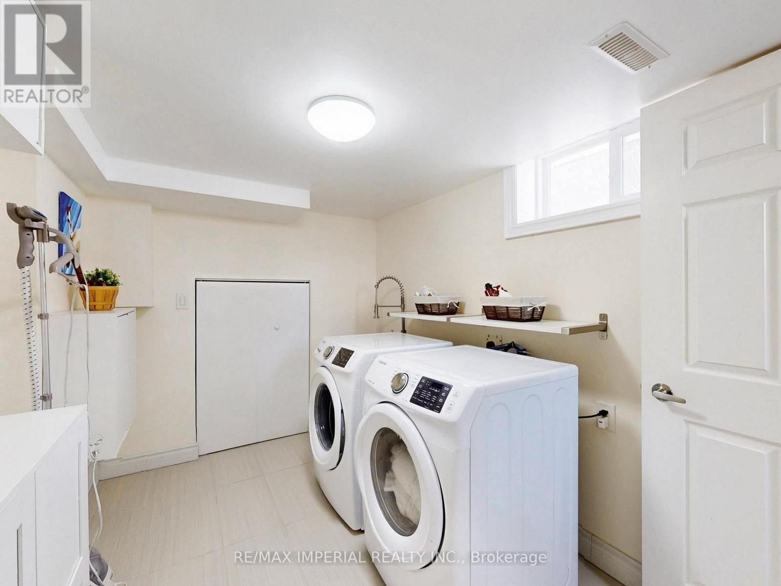 140 ROMAIN CRESCENT Image 40