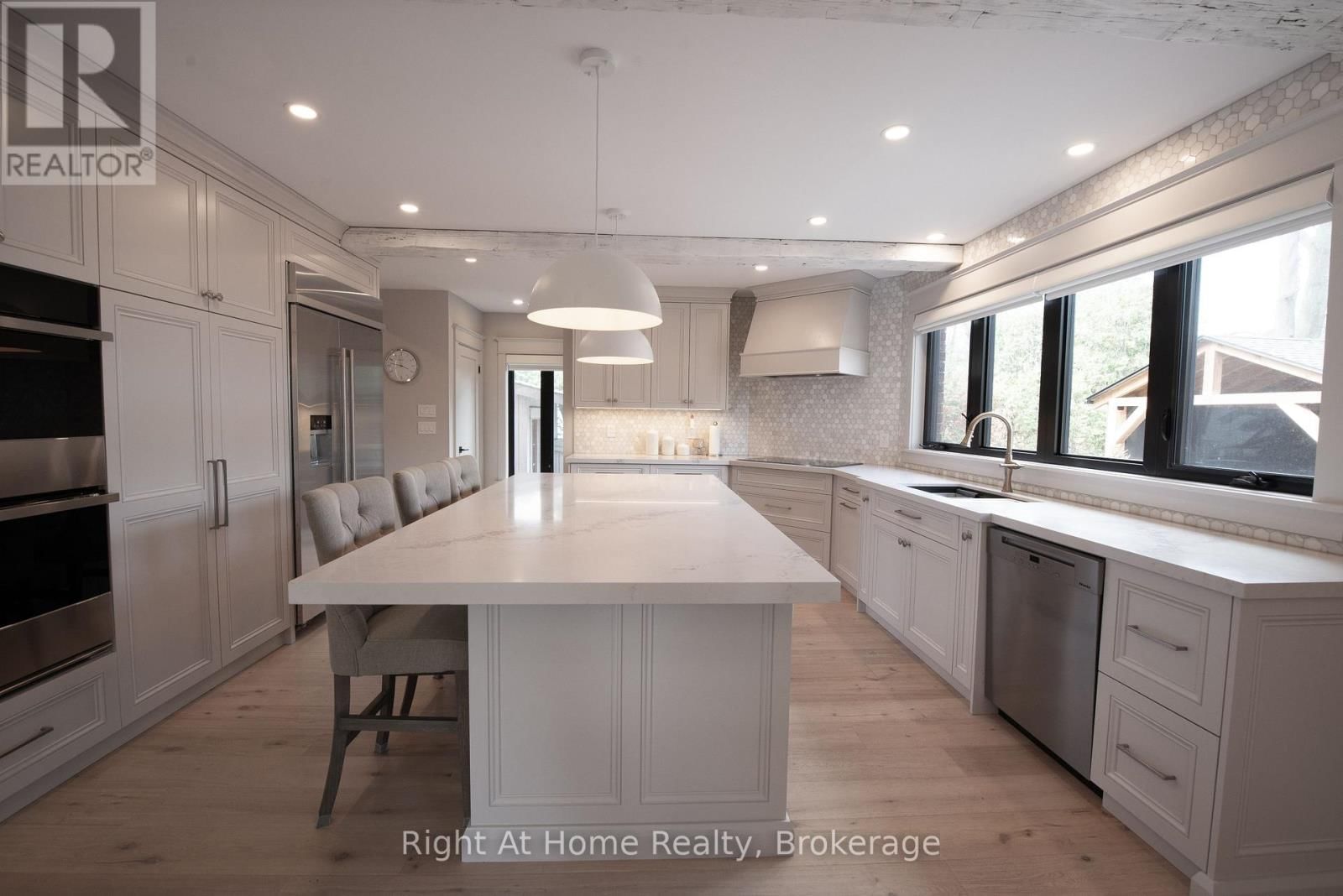 139 ALLAN STREET Image 19