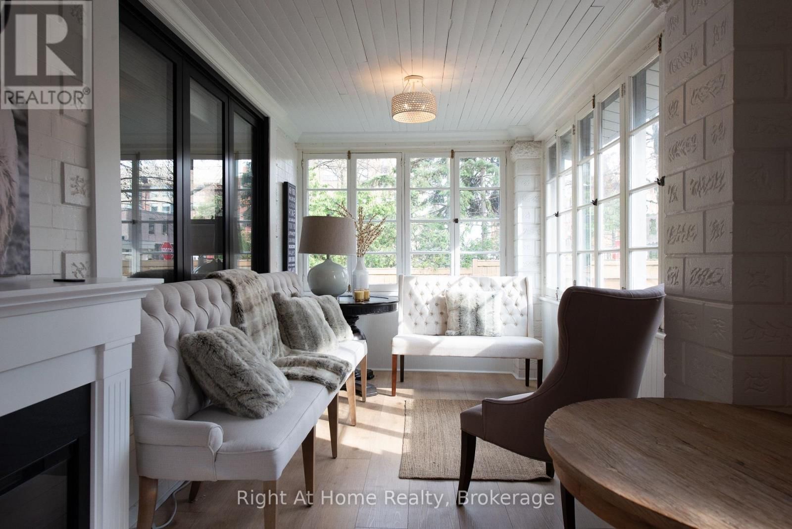 139 ALLAN STREET Image 2