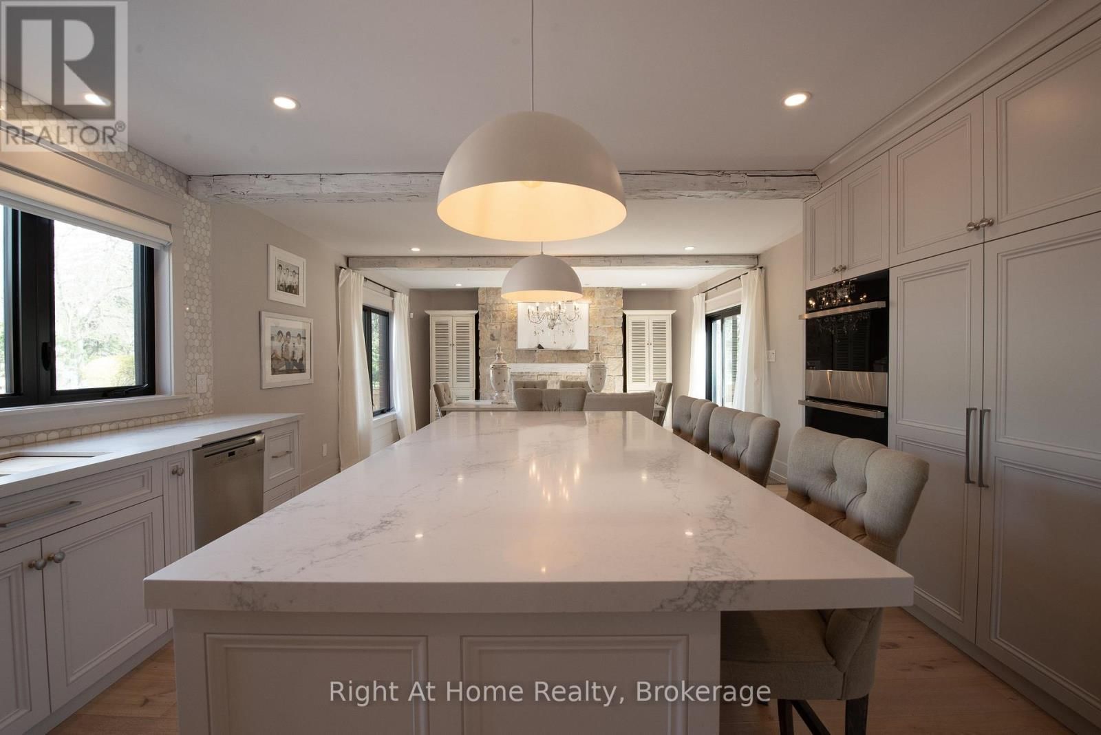 139 ALLAN STREET Image 20