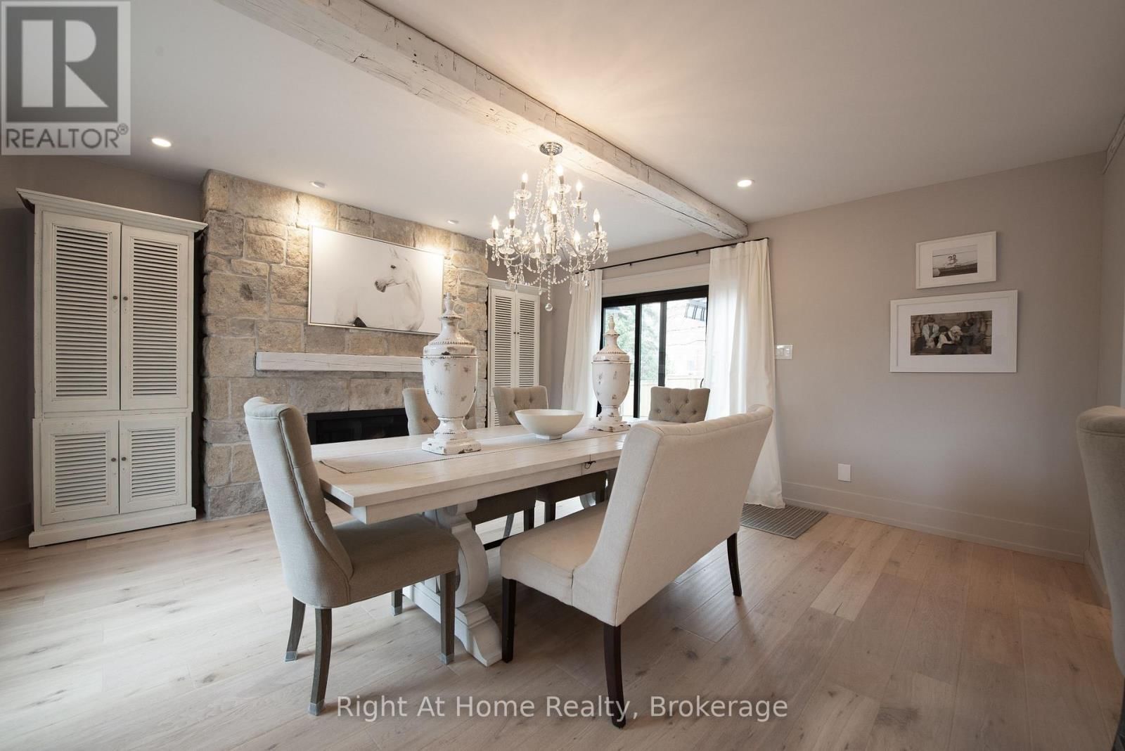 139 ALLAN STREET Image 21