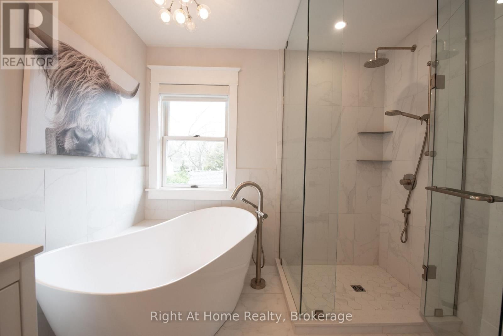 139 ALLAN STREET Image 26