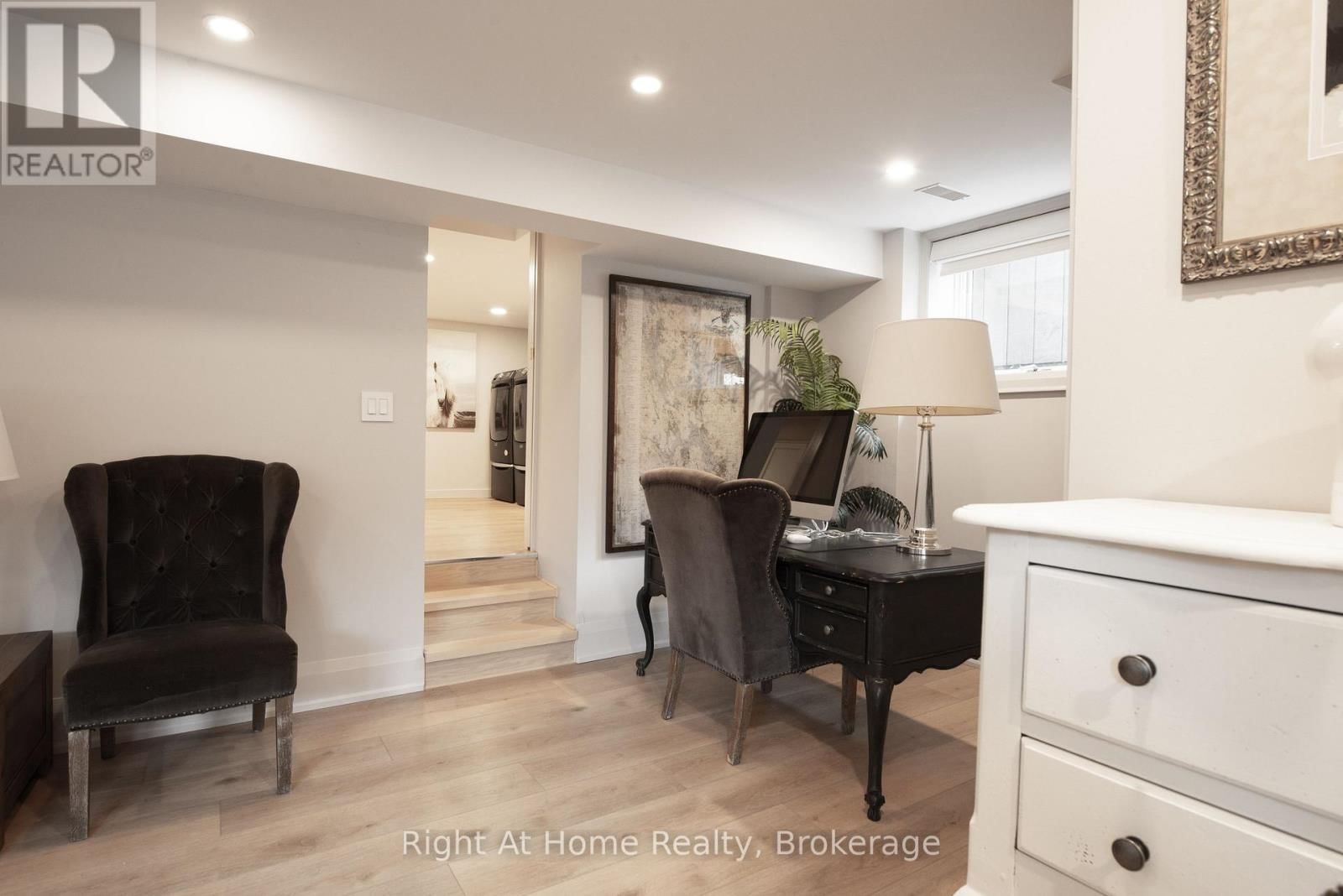 139 ALLAN STREET Image 32