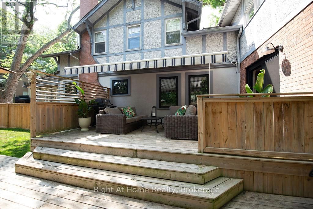 139 ALLAN STREET Image 36