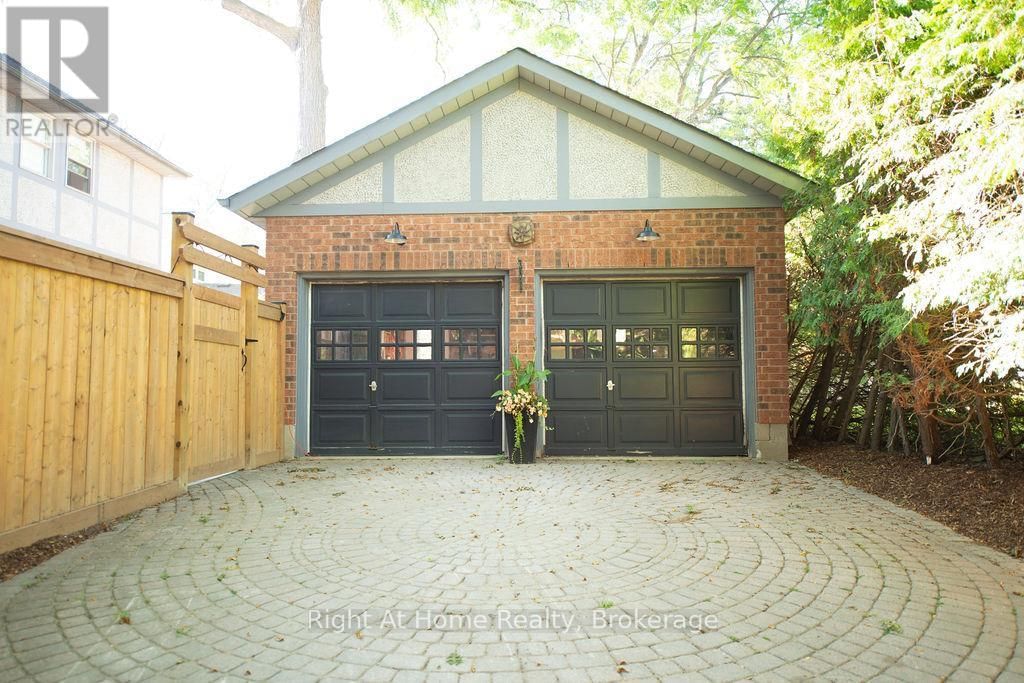 139 ALLAN STREET Image 38