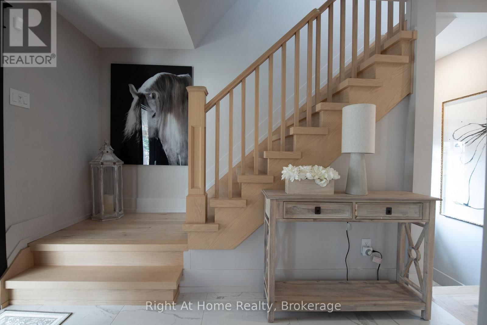 139 ALLAN STREET Image 4