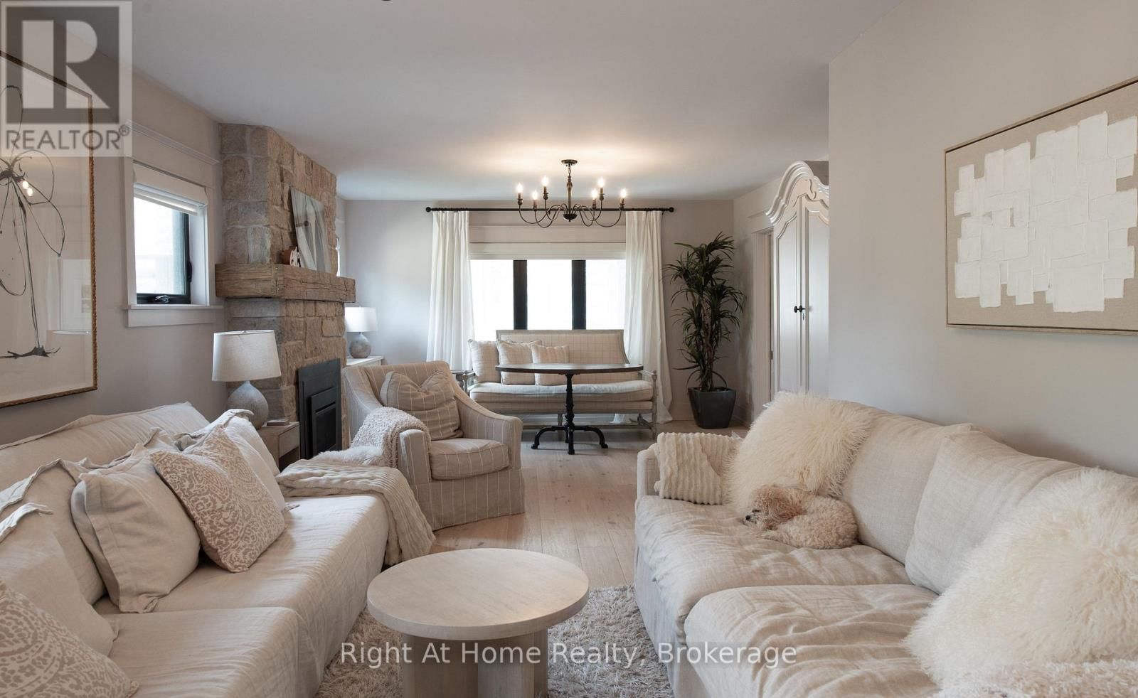 139 ALLAN STREET Image 7