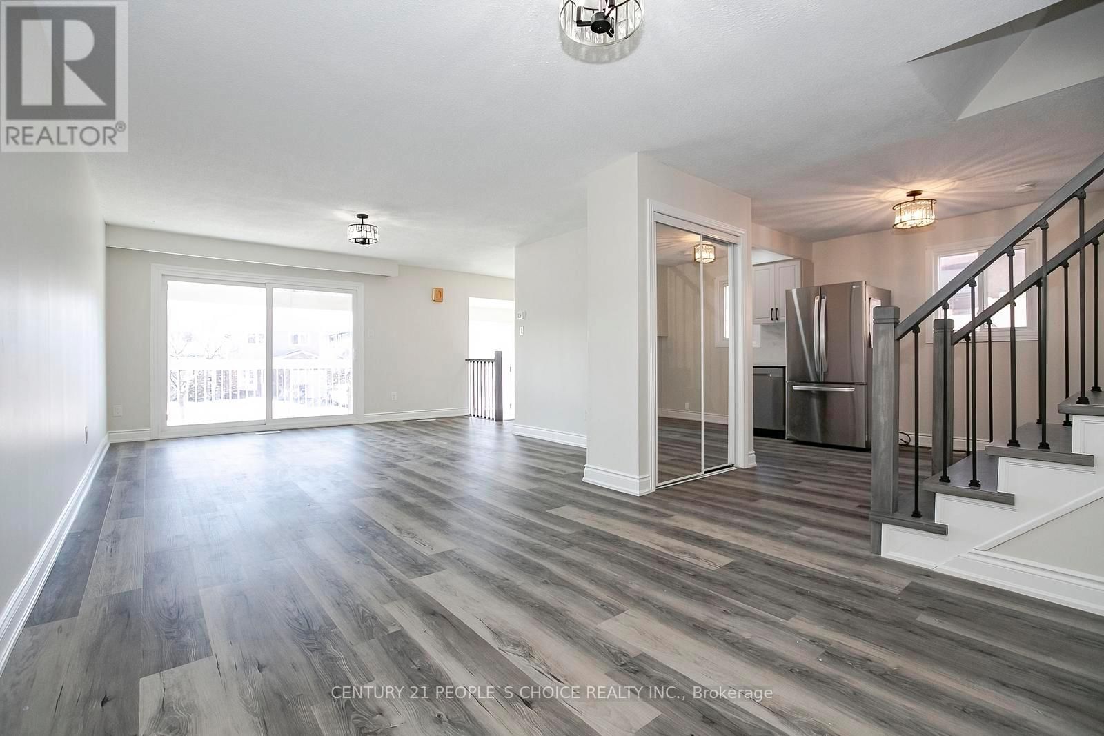 Upper - 106 WINTERFOLD DRIVE Image 13