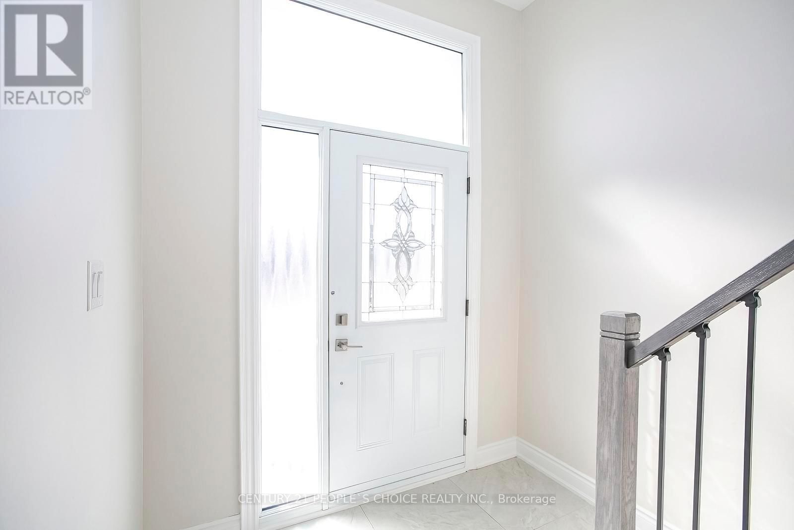 Upper - 106 WINTERFOLD DRIVE Image 6