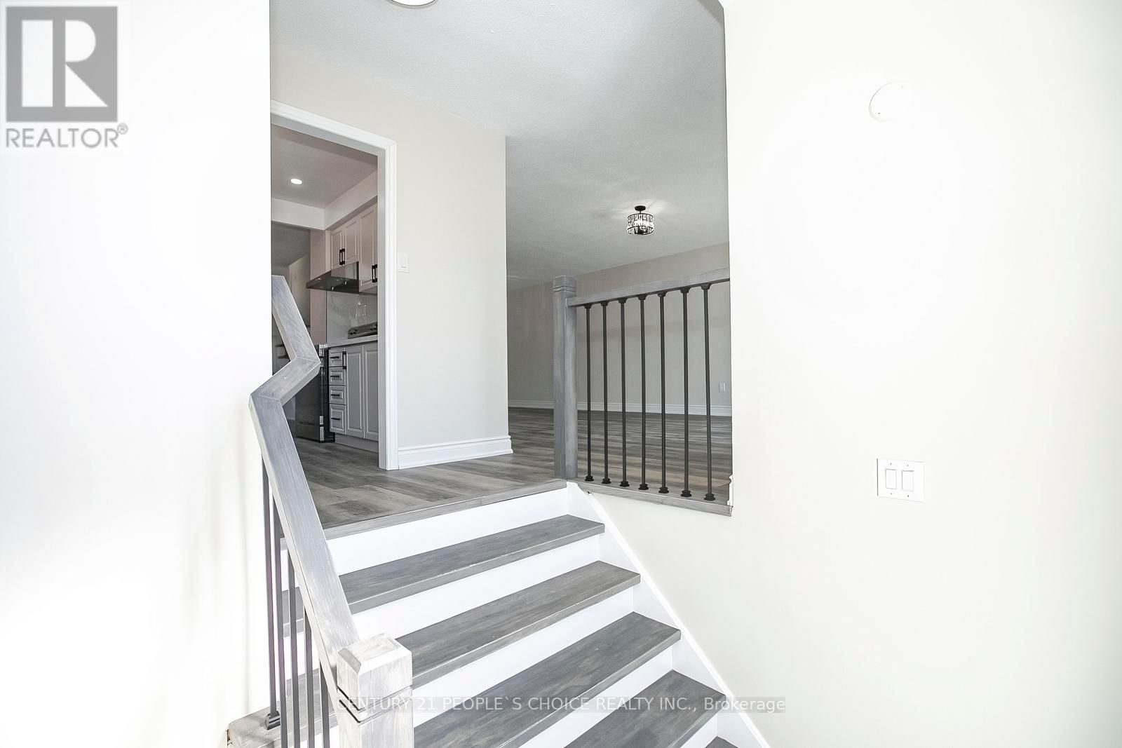 Upper - 106 WINTERFOLD DRIVE Image 8