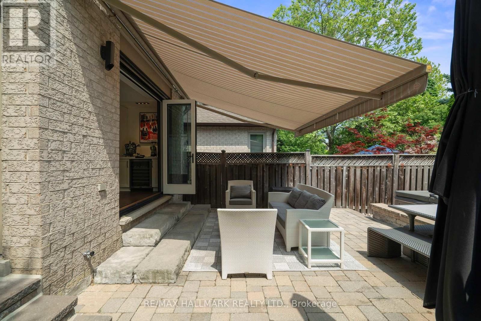 2092 PINEVALLEY CRESCENT Image 29