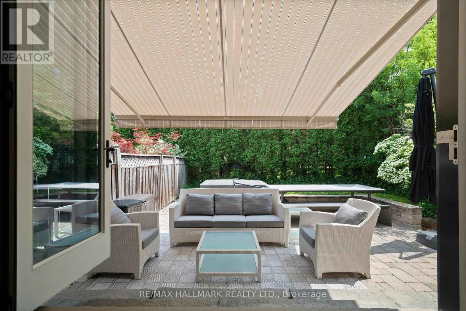 2092 PINEVALLEY CRESCENT Image 30