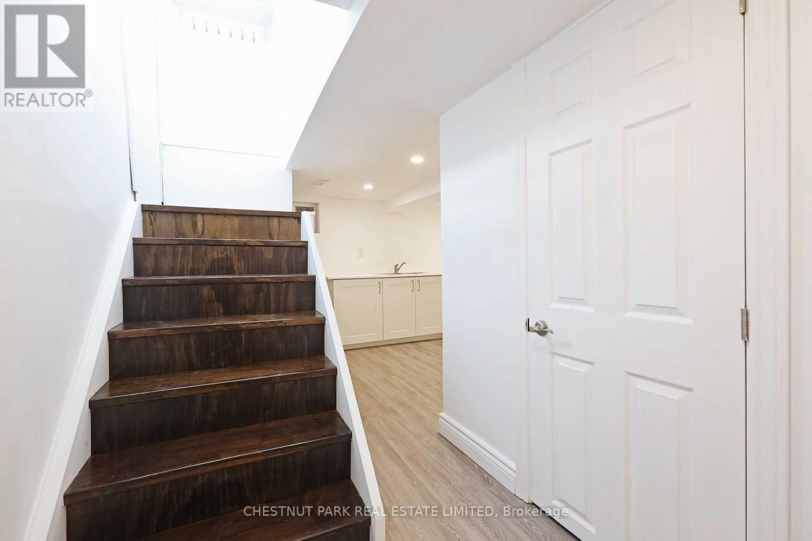 15 DENISON ROAD WEST Image 4