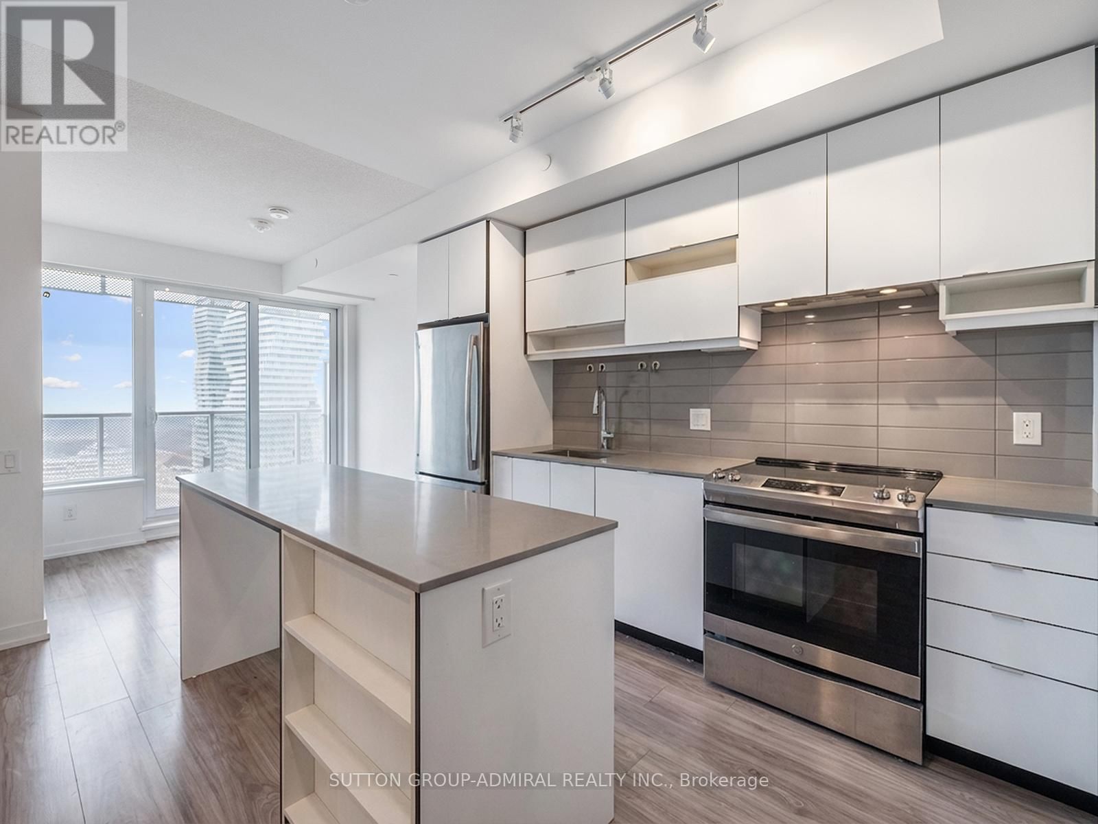 3209 - 4065 CONFEDERATION PARKWAY Image 9