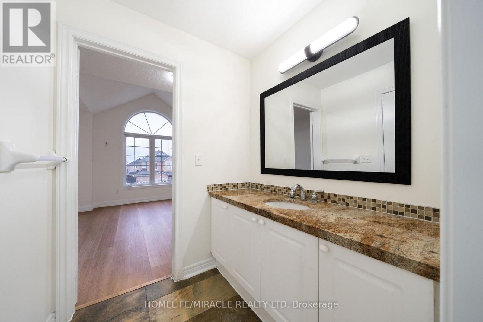 Upper - 643 WARHOL WAY Image 34