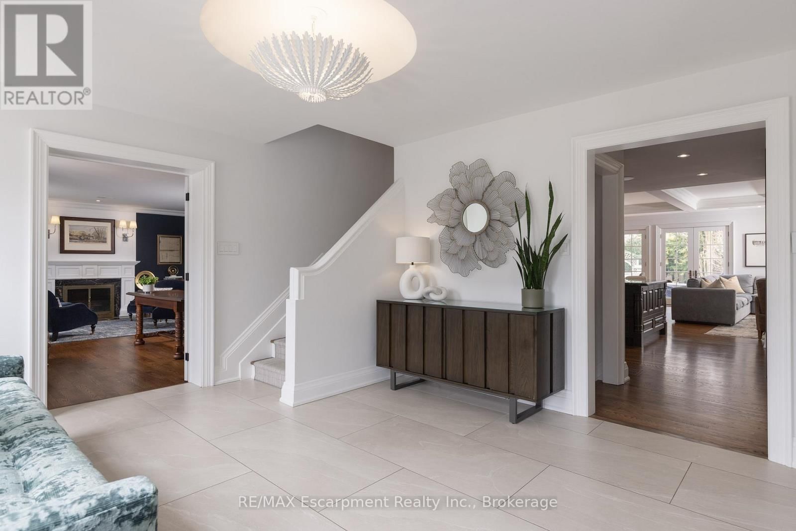 146 ABBEY COURT Image 11