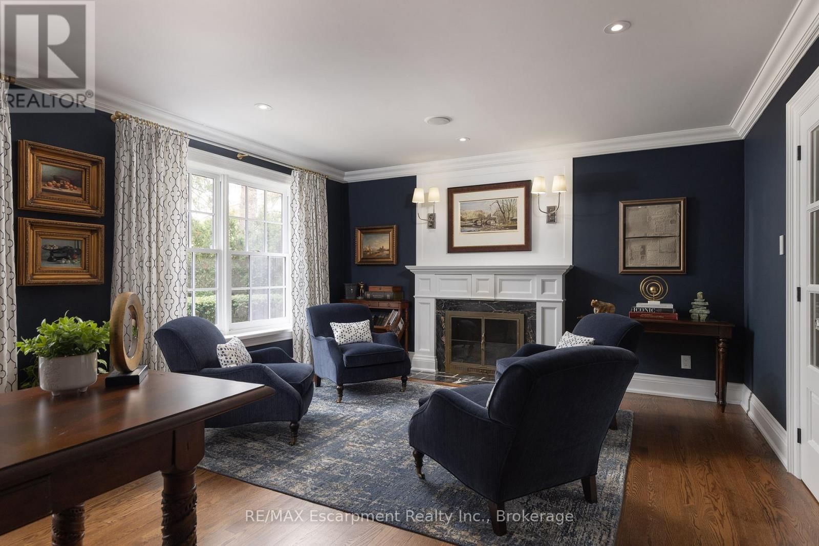 146 ABBEY COURT Image 13