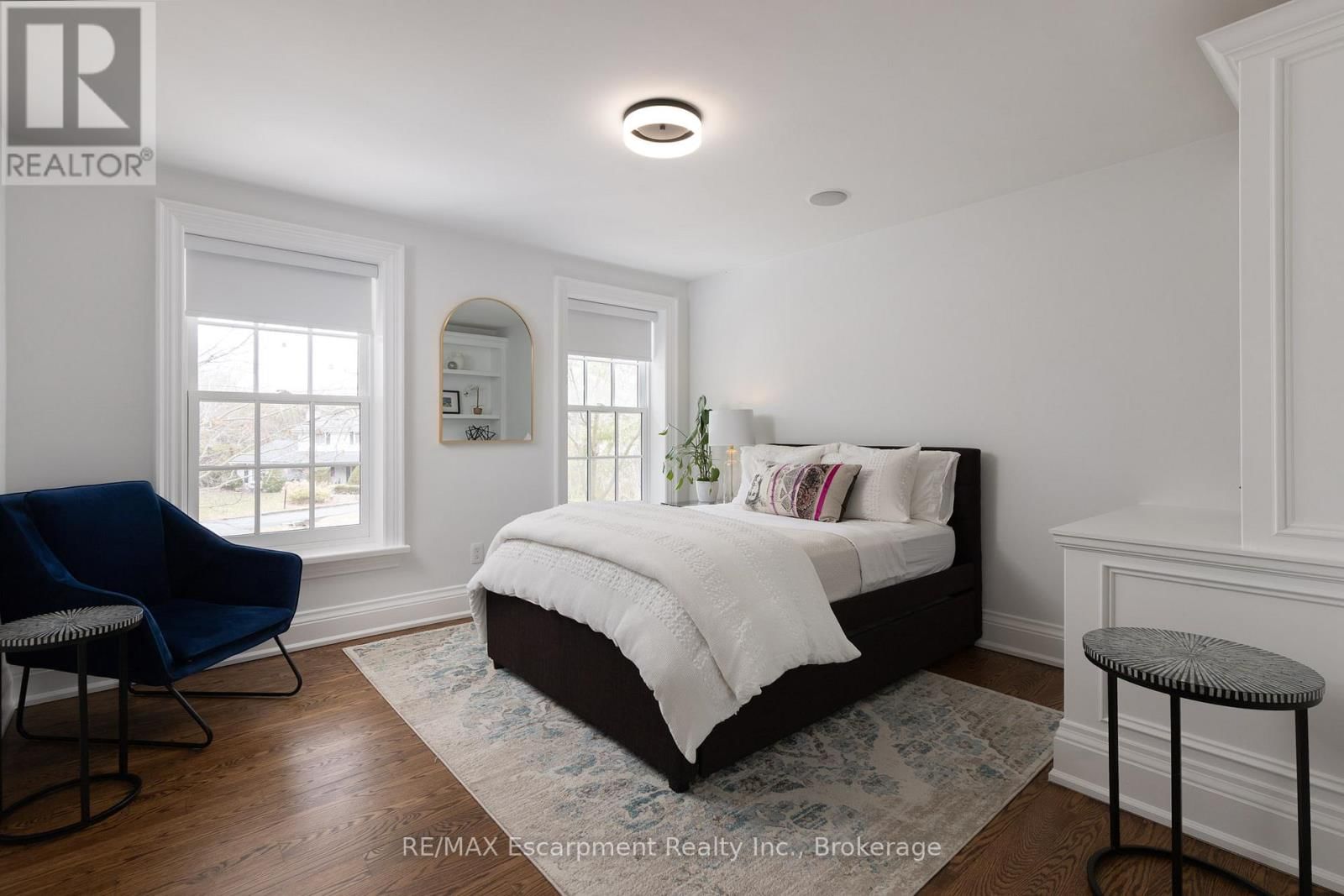 146 ABBEY COURT Image 32