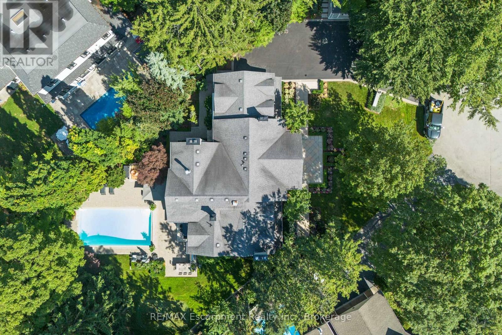 146 ABBEY COURT Image 45